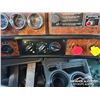 Image 22 : 2005 KENWORTH T800B TRI/A SLEEPER DUMP TRUCK