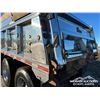 Image 77 : 2005 KENWORTH T800B TRI/A SLEEPER DUMP TRUCK