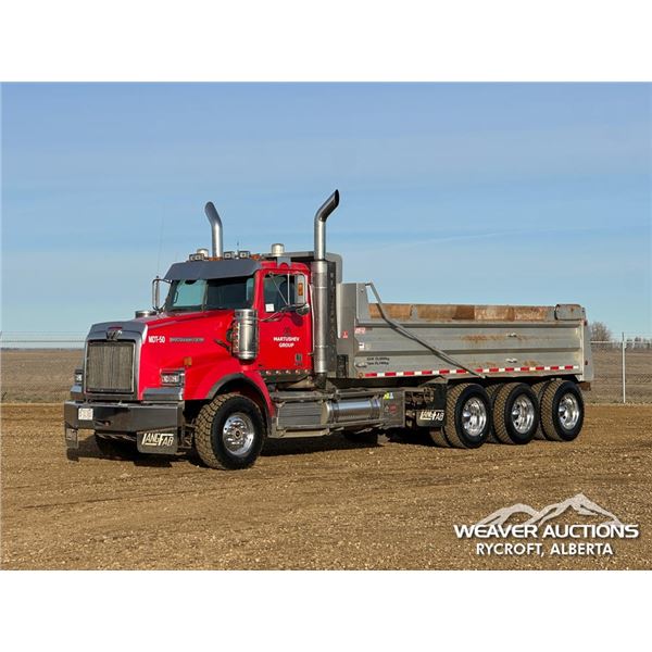 2015 WESTERN STAR 4900SA TRI/A DUMP TRUCK