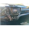 Image 11 : 2019 DODGE RAM 3500HD CREW CAB FLATBED TRUCK