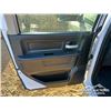 Image 28 : 2019 DODGE RAM 3500HD CREW CAB FLATBED TRUCK