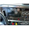 Image 19 : 2022 WESTERN STAR 49X TRI/A SLEEPER TRUCK TRACTOR