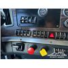 Image 21 : 2022 WESTERN STAR 49X TRI/A SLEEPER TRUCK TRACTOR