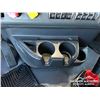 Image 23 : 2022 WESTERN STAR 49X TRI/A SLEEPER TRUCK TRACTOR
