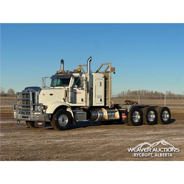 2014 PETERBILT 367 TRI/A SLEEPER TRUCK TRACTOR