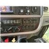 Image 20 : 2014 PETERBILT 367 TRI/A SLEEPER TRUCK TRACTOR