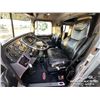 Image 8 : 2014 PETERBILT 367 TRI/A SLEEPER TRUCK TRACTOR