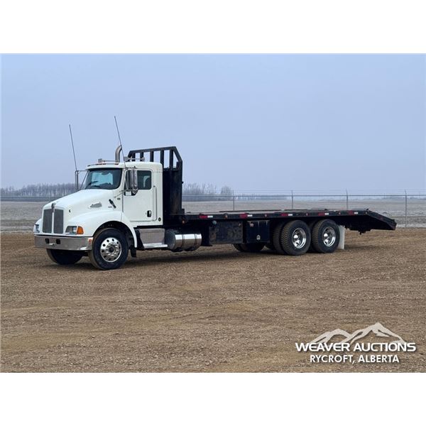 2004 KENWORTH T300 S/A FLATBED TRUCK