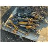 Image 5 : PALLET OF CHAINS AND CHAIN BOOMERS
