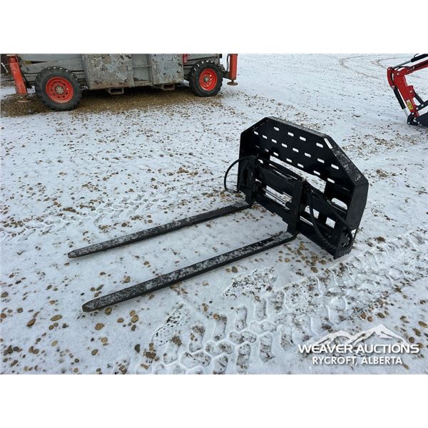 2025 GIYI 60 IN. HYD SKID STEER PALLET FORKS