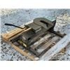 Image 3 : DRAW TITE 15000 LB. 5TH WHEEL W/RAILS