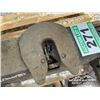 Image 7 : DRAW TITE 15000 LB. 5TH WHEEL W/RAILS