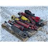 Image 1 : HYDRAULIC RAMS