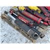 Image 7 : HYDRAULIC RAMS