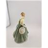 Image 2 : UNMARKED ENGLISH-STYLE PORCELAIN LADY FIGURINE IN GREEN DRESS, MID-20TH CENTURY
