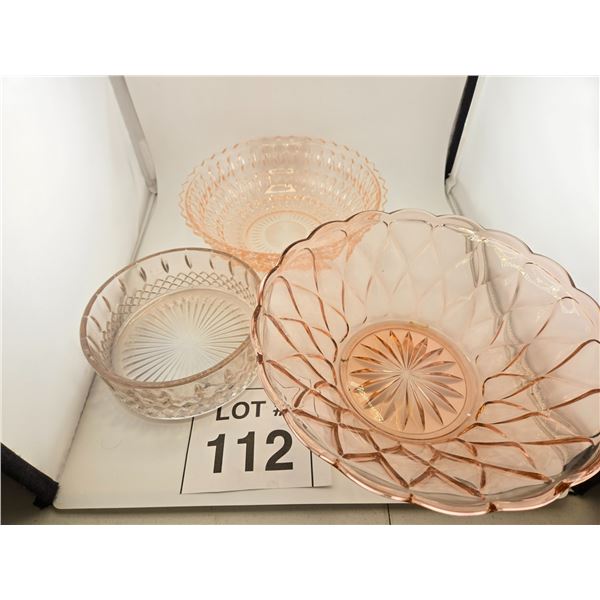 GROUP OF PRESSED GLASS BOWLS IN PINK AND CLEAR TONES (3 PCS)