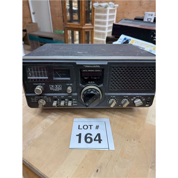 REALISTIC DX-300 SHORTWAVE COMMUNICATIONS RECEIVER