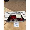 Image 3 : ERTL INTERNATIONAL HARVESTER 1586 TRACTOR WITH END LOADER – 1/16 SCALE (BOXED)