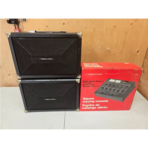 REALISTIC PA-25 PORTABLE PA SPEAKERS AND STEREO MIXING CONSOLE