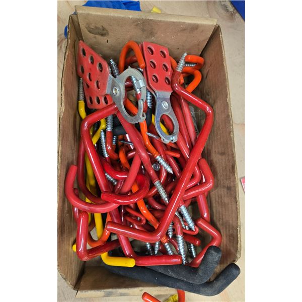ASSORTED HEAVY-DUTY SCREW-IN STORAGE AND UTILITY HOOKS