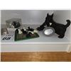 Image 2 : SCOTTISH TERRIER FIGURINES, DISPLAY SET & FRAMED NOVELTY LOT
