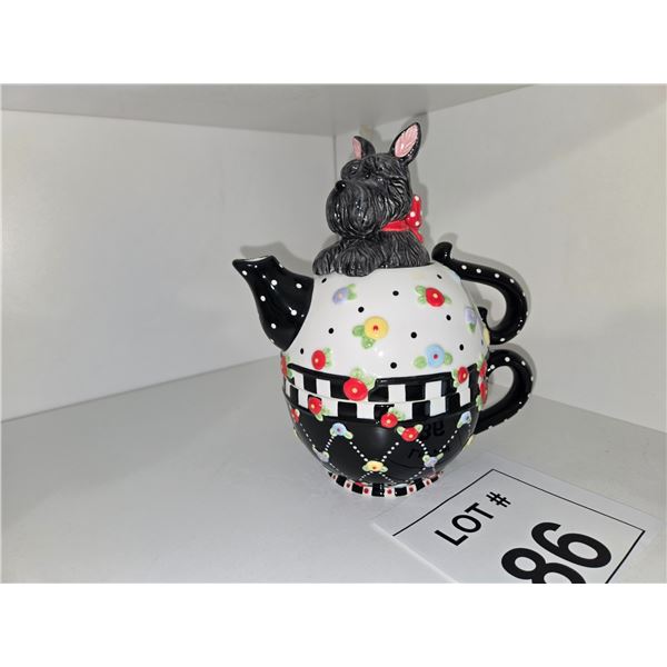 SCOTTISH TERRIER CERAMIC TEAPOT WITH FIGURAL LID