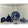 Image 1 : SCOTTISH TERRIER BLUE GLASS, CERAMIC & DESK ACCESSORIES LOT