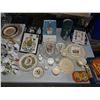 Image 5 : LARGE LOT OF ROYAL COMMEMORATIVE CERAMICS & GLASSWARE