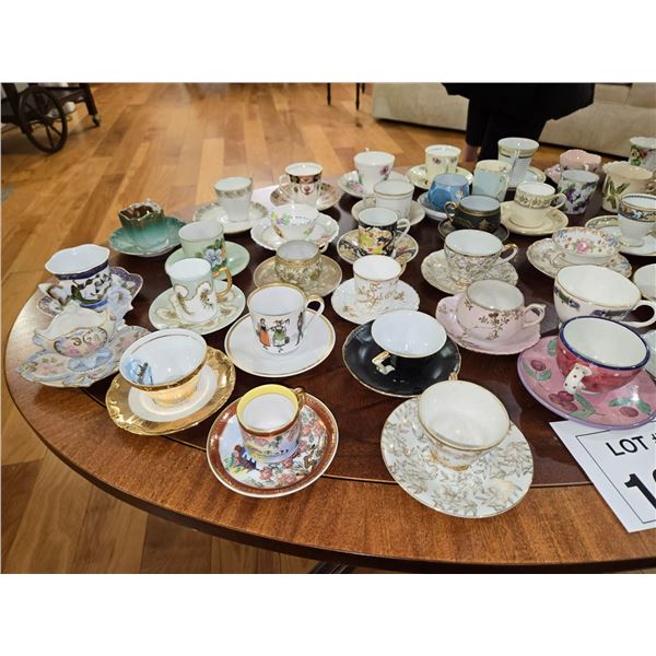 LARGE COLLECTION OF VINTAGE TEACUPS & SAUCERS – INLCUDING JAPANESE & EUROPEAN PORCELAIN