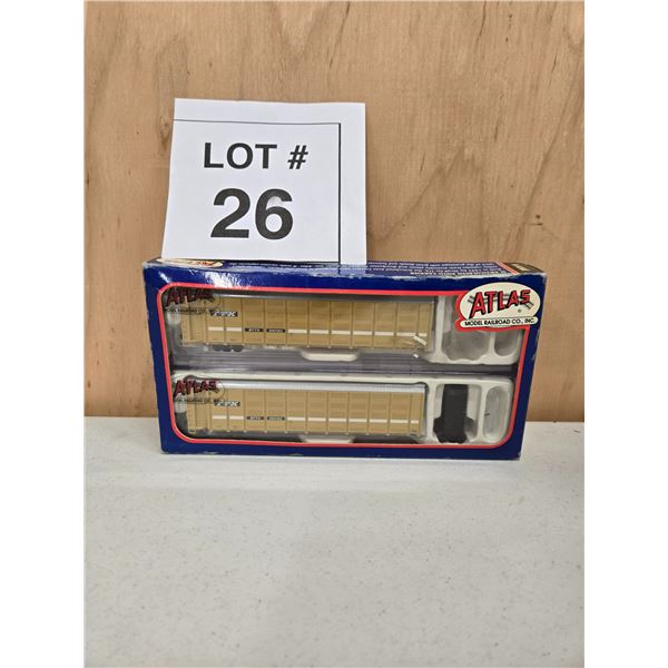 BTTX AUTO RACK FREIGHT CARS HO SCALE (2-CAR SET)