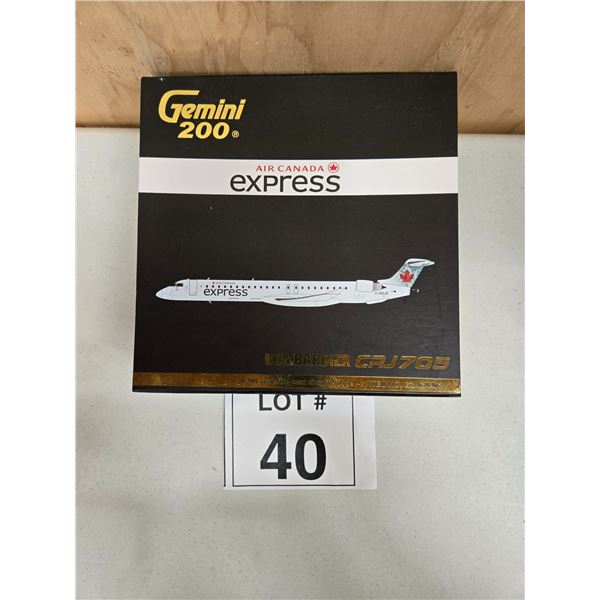 GEMINI 200 / AIR CANADA EXPRESS BOMBARDIER CRJ705 (1:200) [DIE-CAST]