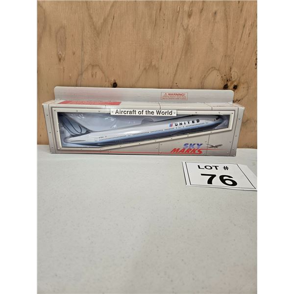 SKY MARKS / UNITED AIRLINES BOEING 777 [DIE-CAST]
