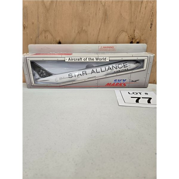 SKY MARKS / UNITED AIRLINES BOEING 777 “STAR ALLIANCE”  [DIE-CAST]