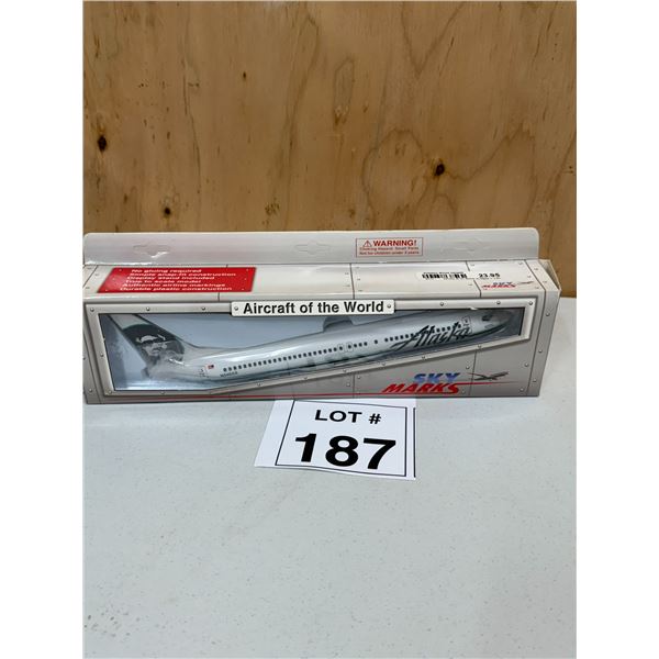 SKY MARKS / ALASKA AIRLINES BOEING 737 [DIE-CAST]