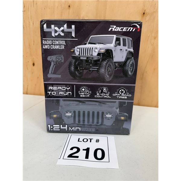 RACENT / RADIO CONTROL 4WD CRAWLER JEEP-STYLE TRUCK (1:24) [DIE-CAST]