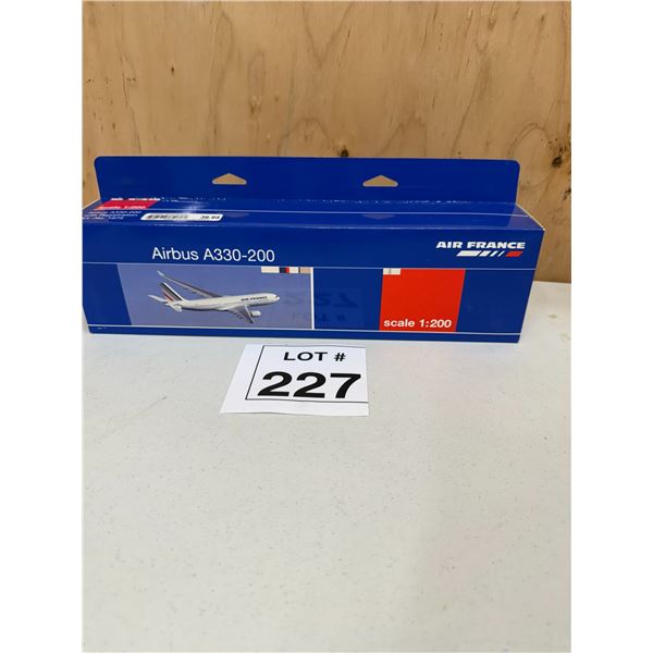 HOGAN / AIR FRANCE AIRBUS A330-200 (1:200) [DIE-CAST]