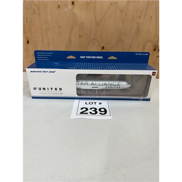 HOGAN / UNITED AIRLINES BOEING 767-300 STAR ALLIANCE (1:200) [DIE-CAST]