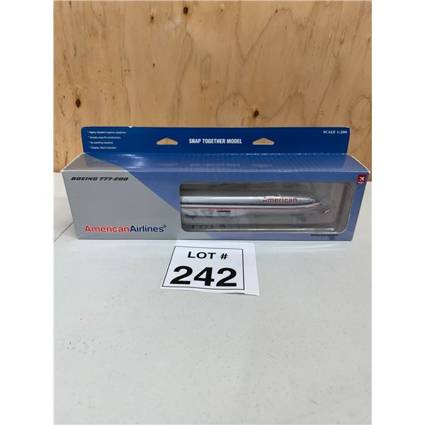 HOGAN / AMERICAN AIRLINES BOEING 777-200 (1:200) [DIE-CAST]