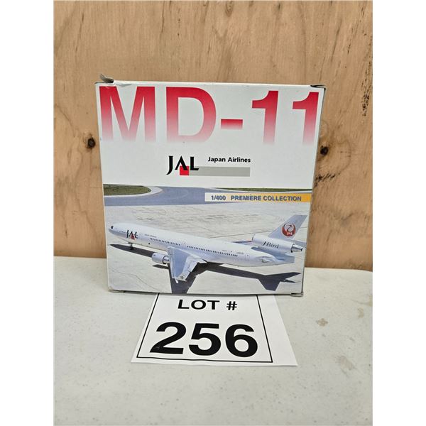 JAL / JAPAN AIRLINES MCDONNELL DOUGLAS MD-11 (1:400) [DIE-CAST]