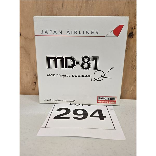 JAL / JAPAN AIRLINES MCDONNELL DOUGLAS MD-81 PLATINUM SERIES (1:400) [DIE-CAST]
