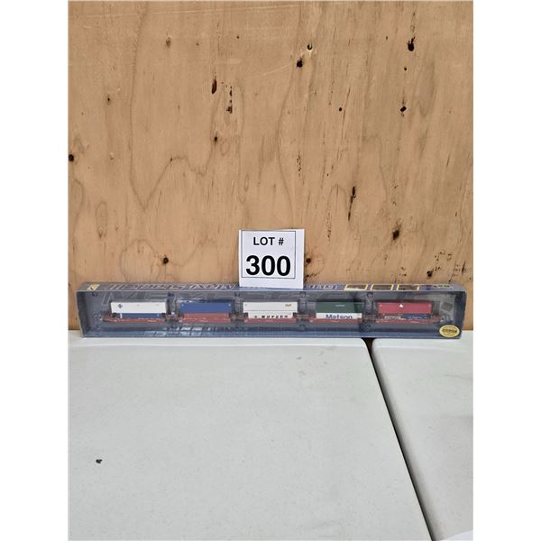 MAXI-IV / N SCALE DOUBLE-STACK CONTAINER CARS SET