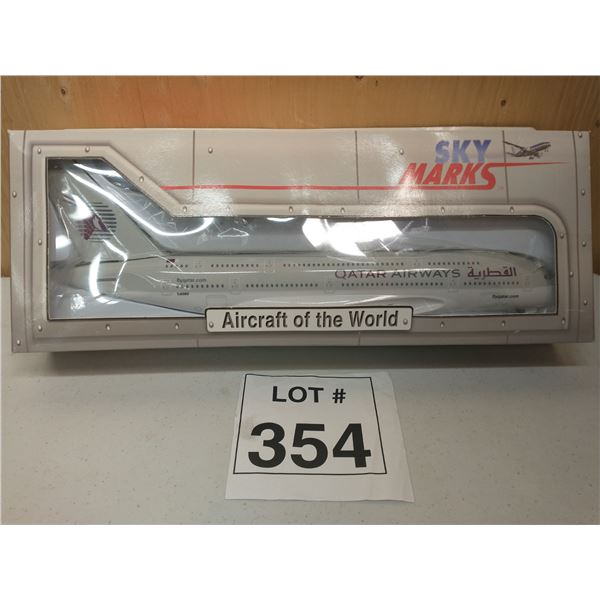SKY MARKS / QATAR AIRWAYS AIRBUS A380-800 (1:200) [DIE-CAST]