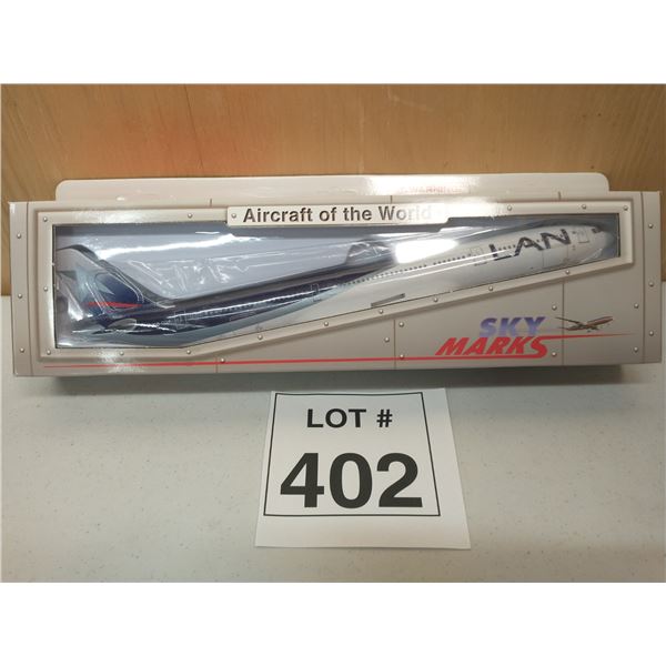 SKY MARKS / LAN AIRBUS A340-300 (1:200) [DIE-CAST]