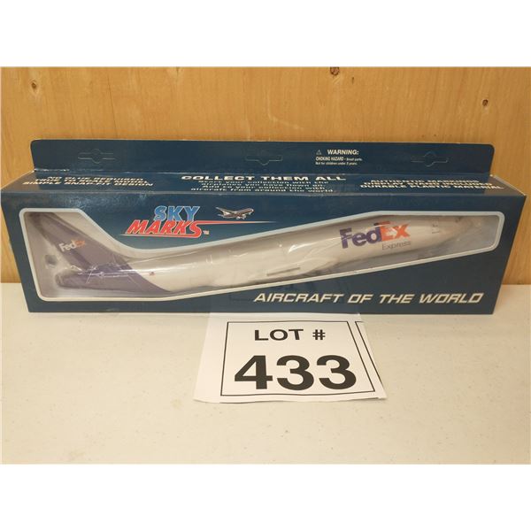 SKY MARKS / FEDEX BOEING 777-200LR (1:200) [DIE-CAST]