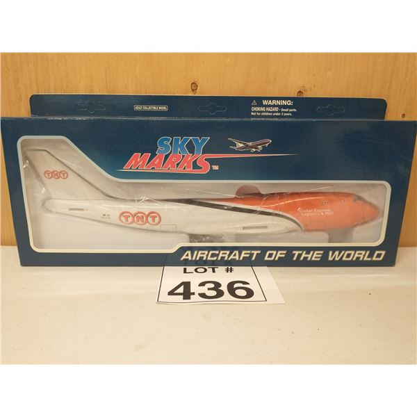 SKY MARKS / TNT BOEING 747-400F (1:200) [DIE-CAST]