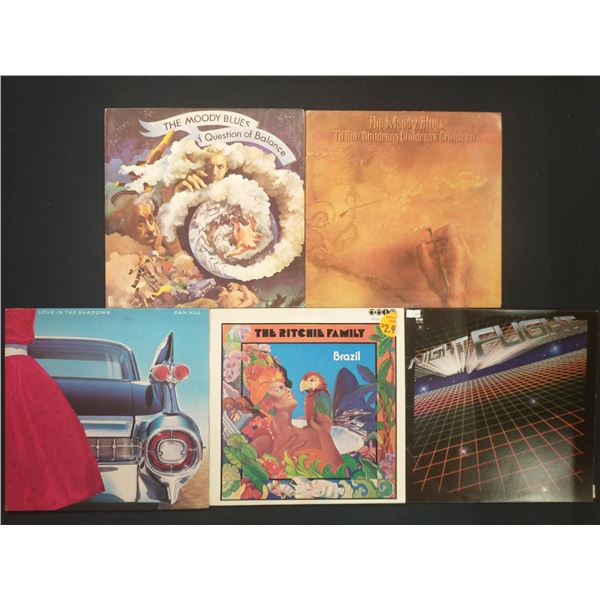 5 VINYL RECORD LOT – ROCK & DISCO / THE MOODY BLUES, RITCHIE FAMILY / 1970s / PROG ROCK & D
