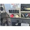 Image 23 : 2011 MACK GU813 T/A 5000 GAL WATER TRUCK