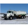 Image 5 : 2011 MACK GU813 T/A 5000 GAL WATER TRUCK
