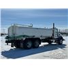 Image 7 : 2011 MACK GU813 T/A 5000 GAL WATER TRUCK