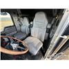 Image 10 : 2004 KENWORTH W900B T/A SLEEPER TRUCK TRACTOR